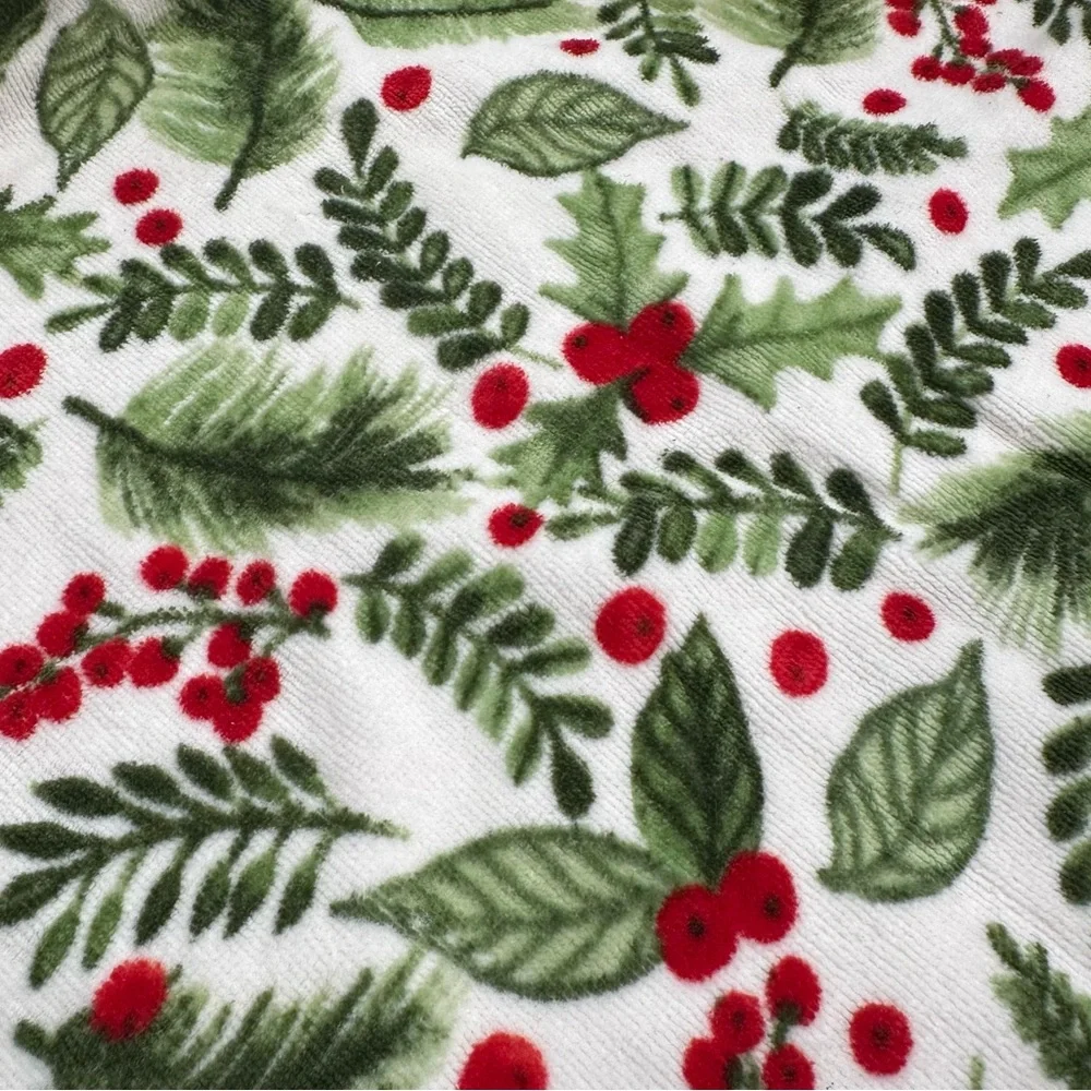 Deborah Connolly Designs Christmas Holly Leaves & Berries Bath Hand Towels 2pcs